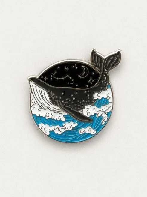 Значок металлический 35мм "Whale in the ocean"